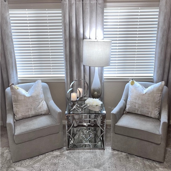 1-NWT CALLISTO HOME DECORATIVE PILLOW (Please read directions for details) - Picture 15 of 16